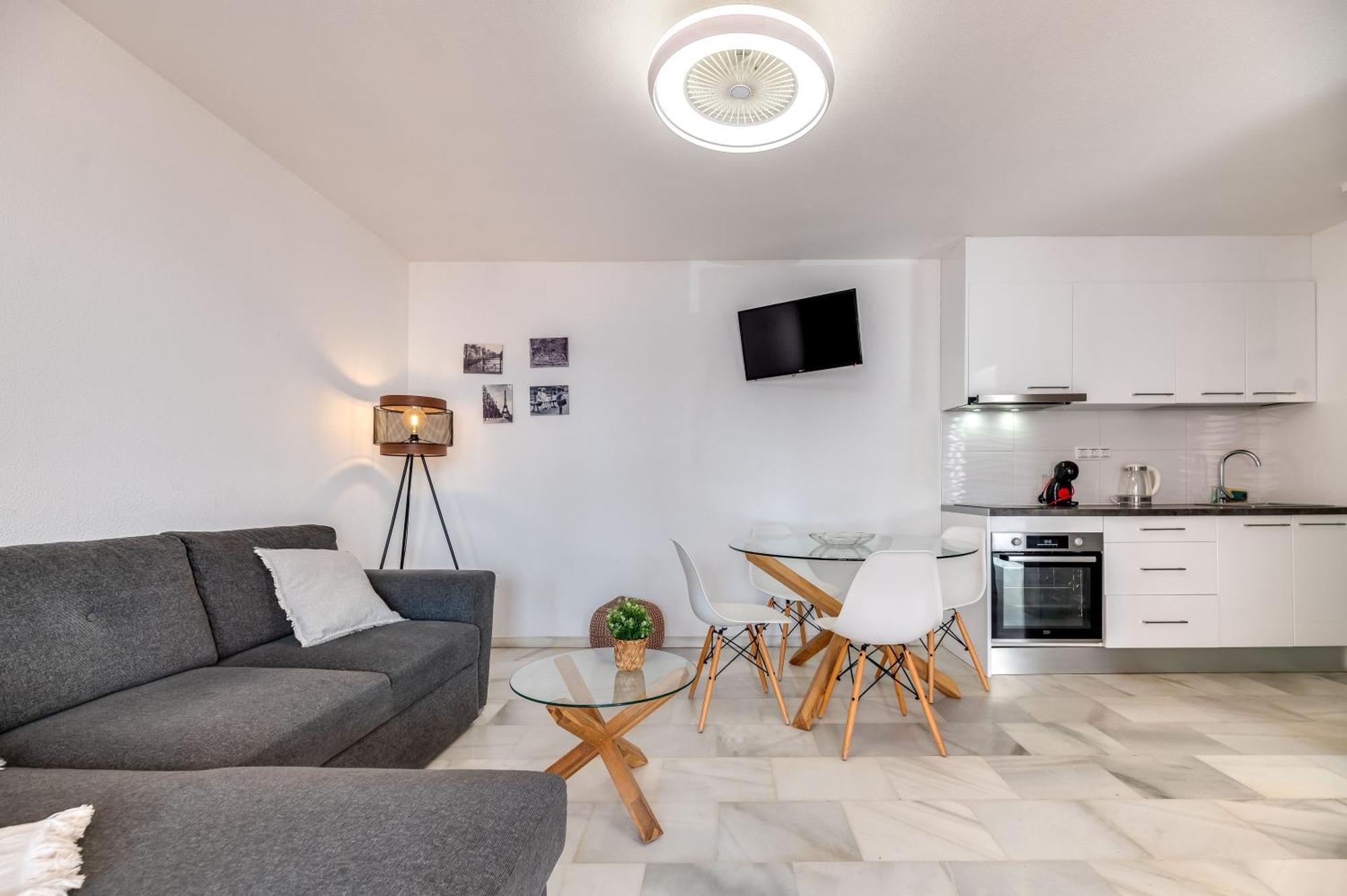 Apartamento Con Amplio Porche Y Bbq Benalmádena Kültér fotó